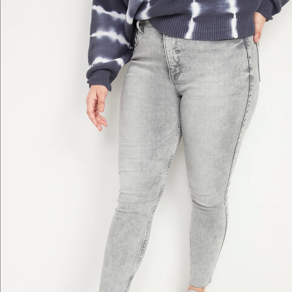 Old Navy gray Rockstar skinny jeans!